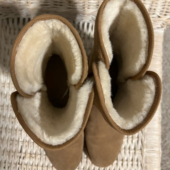 Ugg Boots - Picture 3 of 4